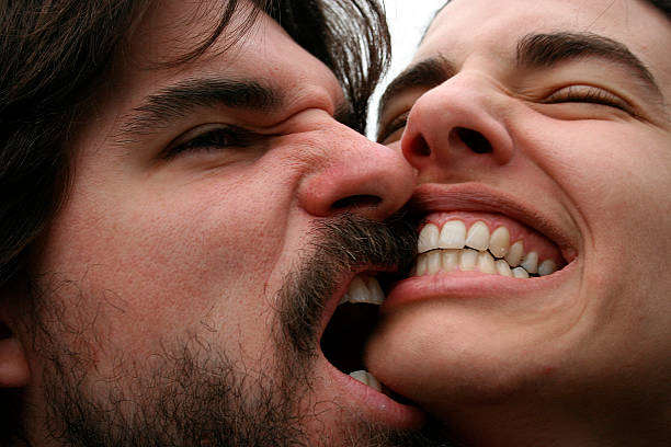 Love Bites और Stroke का खतरा: डॉक्टर की चेतावनी 2 istockphoto 95945798 612x612 1